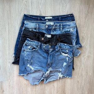 Lot of four pairs of women's Abercrombie shorts, size 28/29